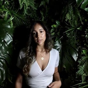 Meet your Posher, Nayeskie